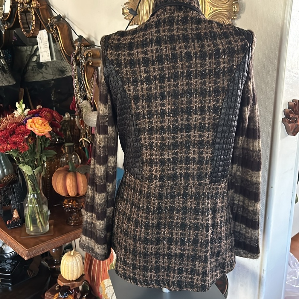 Brown and Black Blazer w Faux Leather Trim - Picture 14 of 15